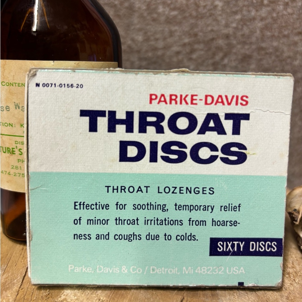 Vintage Nature's Herb Company Rose Water Bottle & 1976 Parke-Davis Throat Box - Picture 8 of 9